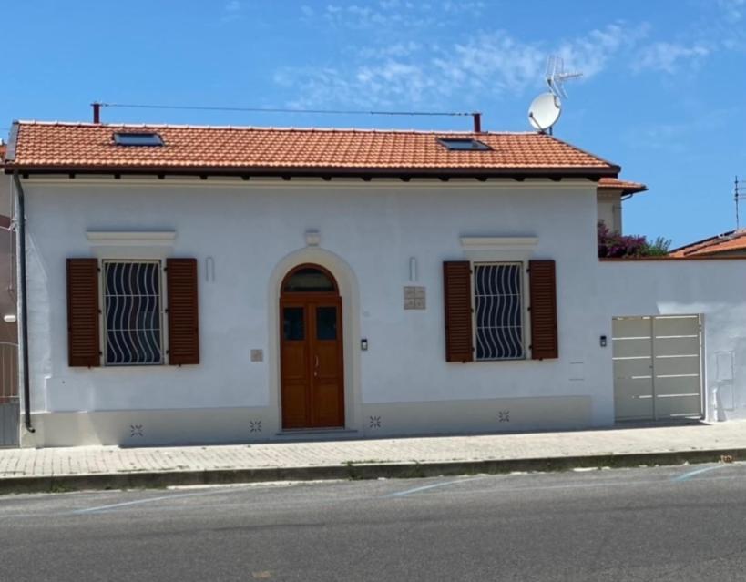 马里纳·迪·比萨 Casa Raffaela酒店 外观 照片